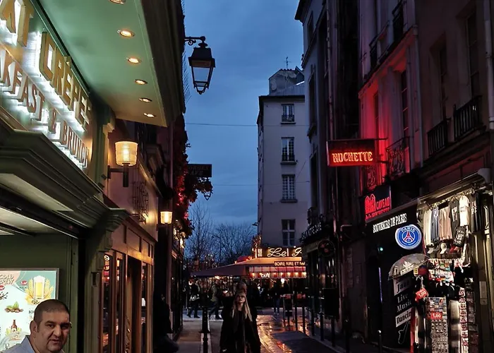 Very Beautiful Independant In An Historical District Of